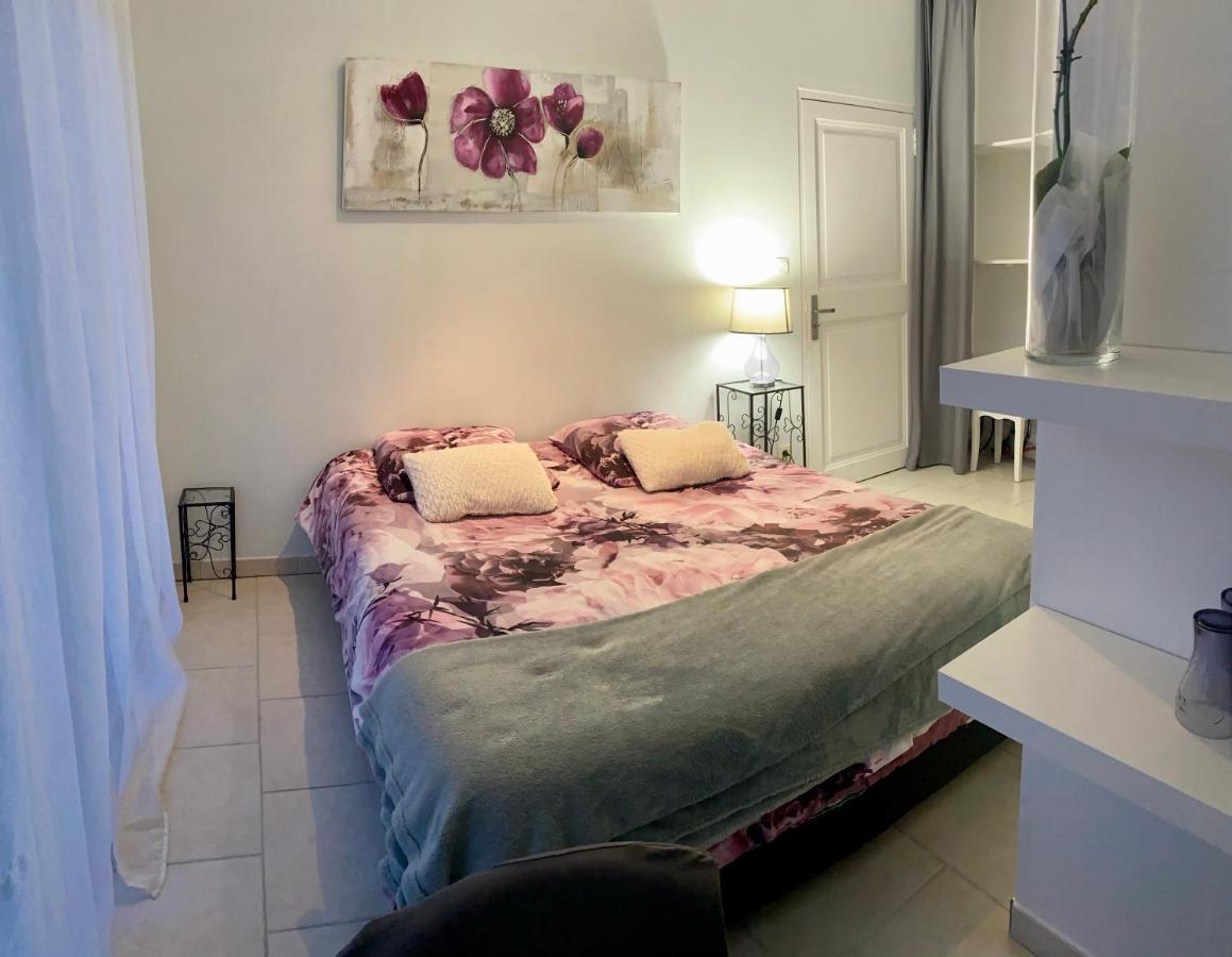 Chambre Privee Independante Au Coeur Du Luberon 圣萨蒂南艾普特 外观 照片
